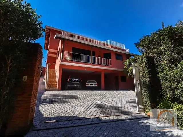 Chácara com 2100m² 6 quartos e 2 banheiros, à venda, no bairro Jardim Estância Brasil em Atibaia