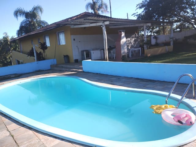 Chácara com 5700m² 5 quartos e 3 banheiros, à venda, no bairro Quatinga em Mogi das Cruzes