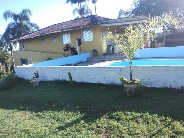 Chácara com 5700m² 5 quartos e 3 banheiros, à venda, no bairro Quatinga em Mogi das Cruzes