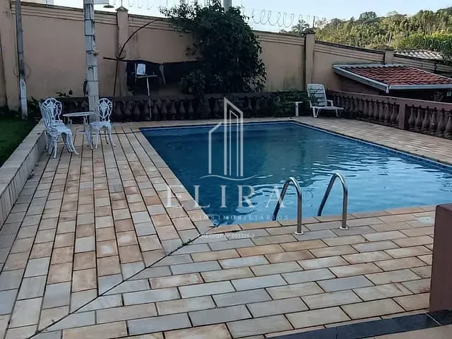 Chácara com 2200m² 2 quartos e 3 banheiros, à venda, no bairro Área Rural de Limeira em Limeira