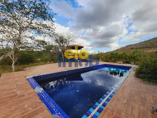 Chácara com 350m² 4 quartos e 5 banheiros, à venda, no bairro Serras do Vale em Caruaru