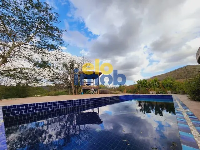 Chácara com 350m² 4 quartos e 5 banheiros, à venda, no bairro Serras do Vale em Caruaru