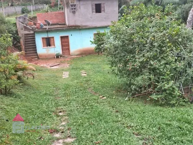 Chácara com 1800m² 2 quartos e 2 banheiros, à venda, no bairro Centro em São Lourenço da Serra