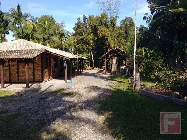 Chácara com 14450m² 3 quartos e 3 banheiros, à venda, no bairro Distrito de Sai em Sai