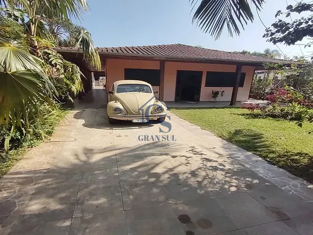 Chácara com 1500m² 5 quartos e 3 banheiros, à venda, no bairro Loteamento Chacaras Embu-Guacu em Embu-Guaçu