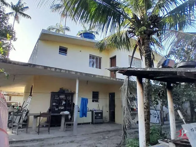 Chácara 2 quartos e 4 banheiros, à venda, no bairro Parque Vergara em Itanhaém