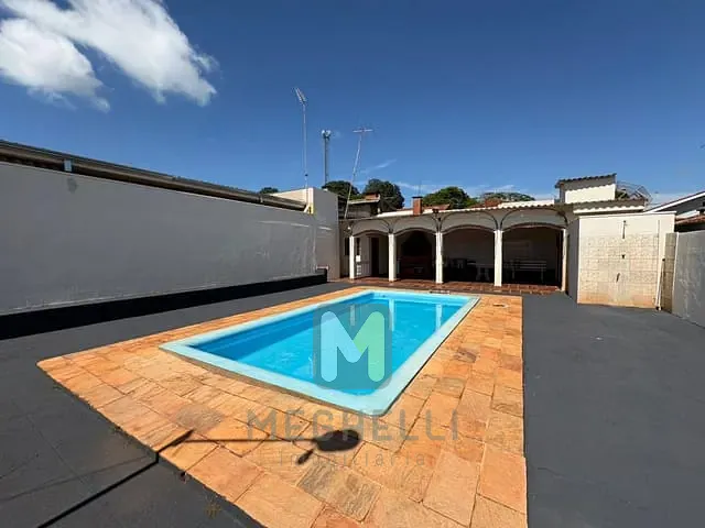 Chácara com 303m², à venda, no bairro Monte Castelo em Serrana