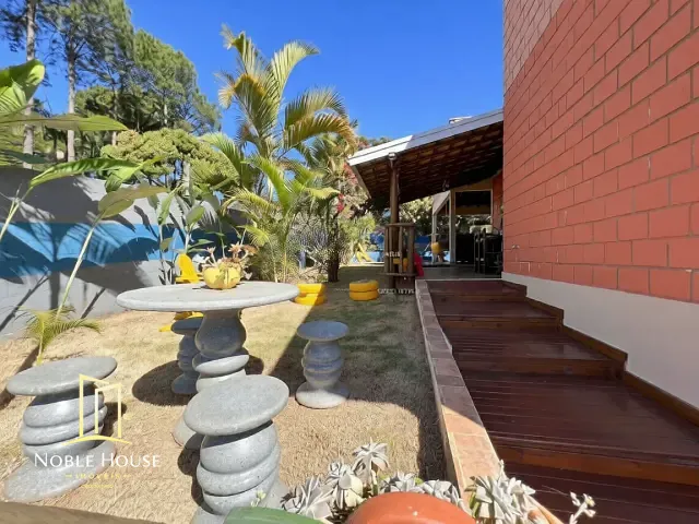 Chácara com 1200m² 3 quartos e 3 banheiros, à venda, no bairro Monterrey em Louveira