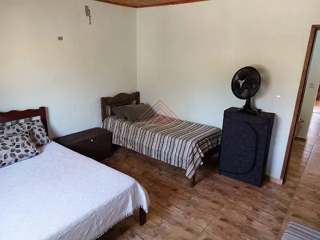 Chácara com 2000m² 2 quartos e 2 banheiros, à venda, no bairro Zona Rural em Salto de Pirapora