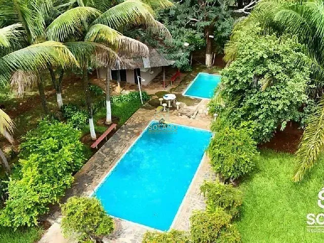 Chácara com 605m² 3 quartos e 4 banheiros, à venda, no bairro Parque Oeste Industrial em Goiânia