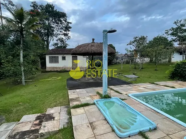 Chácara com 3900m² 6 quartos e 4 banheiros, à venda, no bairro Varjão em Piraí