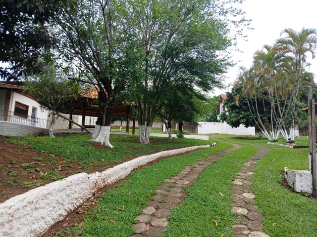 Chácara com 2111m² 2 quartos e 3 banheiros, à venda, no bairro Chácara Campestre em Taubaté