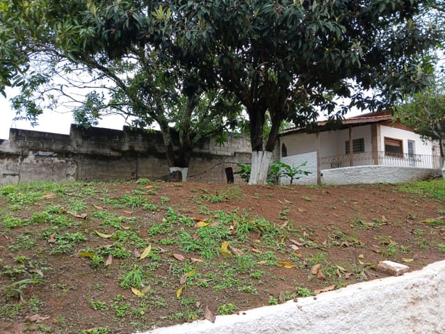 Chácara com 2111m² 2 quartos e 3 banheiros, à venda, no bairro Chácara Campestre em Taubaté