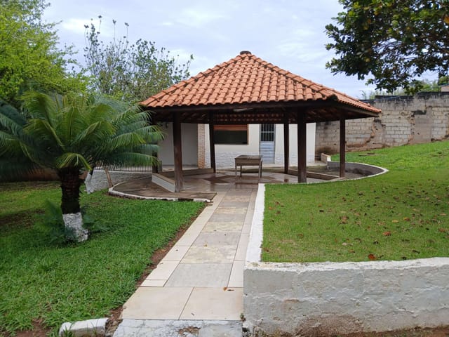 Chácara com 2111m² 2 quartos e 3 banheiros, à venda, no bairro Chácara Campestre em Taubaté