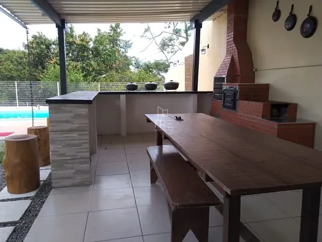 Chácara com 1300m² 2 quartos e 2 banheiros, à venda, no bairro Veraneio Ijal em Jacareí