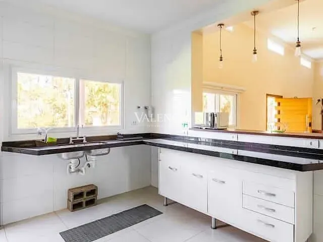 Chácara com 12000m² 3 quartos e 3 banheiros, à venda, no bairro Jardim Brogotá em Atibaia