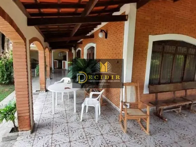 Chácara com 3000m² 5 quartos e 4 banheiros, à venda, no bairro PIRACAIA em Piracaia