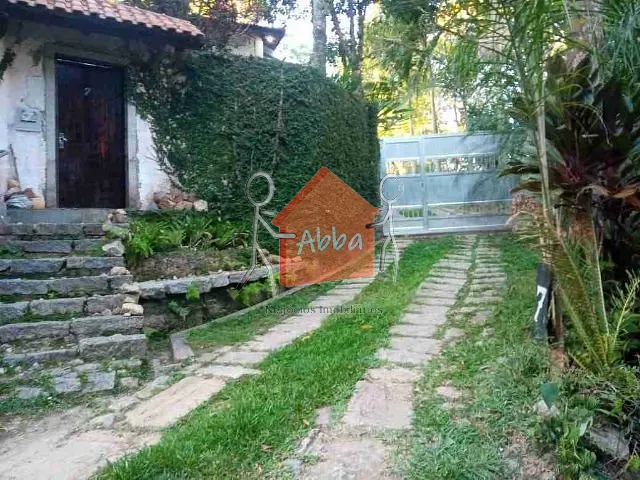 Chácara com 2100m² 3 quartos e 3 banheiros, à venda, no bairro Val Flor em Embu-Guaçu
