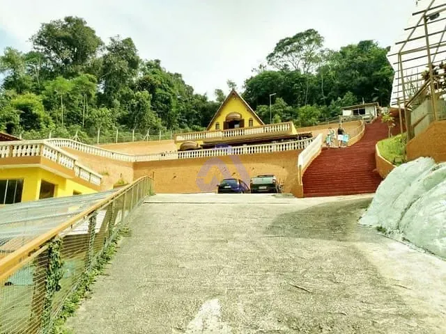 Chácara com 6000m² 6 quartos e 5 banheiros, à venda, no bairro Biritiba Ussu em Mogi das Cruzes