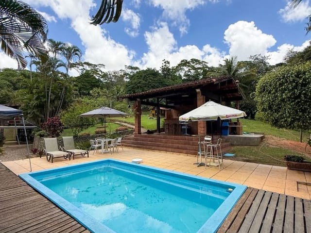 Chácara com 20000m² 3 quartos e 3 banheiros, à venda, no bairro Granja dos Cavaleiros em Macaé