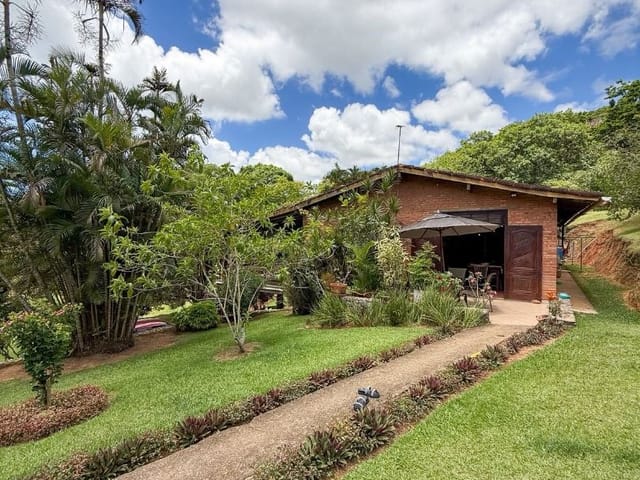 Chácara com 20000m² 3 quartos e 3 banheiros, à venda, no bairro Granja dos Cavaleiros em Macaé