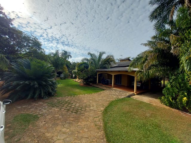 Chácara com 23874m² 10 quartos e 4 banheiros, à venda, no bairro Parque Oeste Industrial em Goiânia