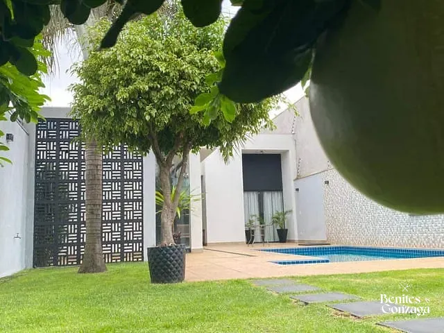 Chácara com 431m² 2 quartos e 2 banheiros, à venda, no bairro Jardim Novo Paulista em Maringá