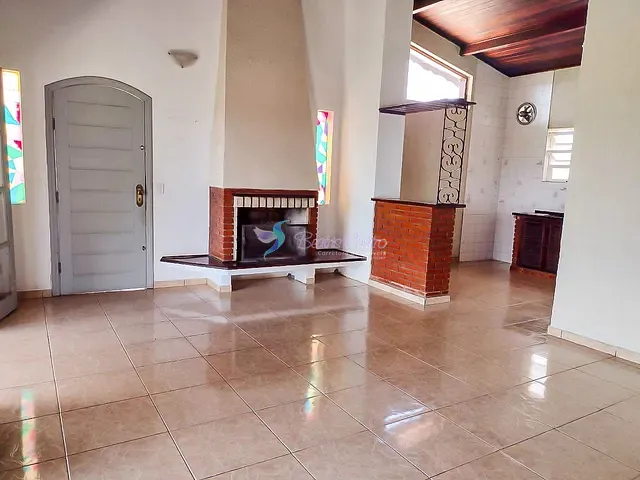 Casa com 629m² 2 quartos e 2 banheiros, à venda, no bairro Jardim Estância Brasil em Atibaia