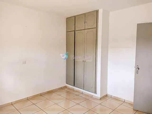 Casa com 629m² 2 quartos e 2 banheiros, à venda, no bairro Jardim Estância Brasil em Atibaia