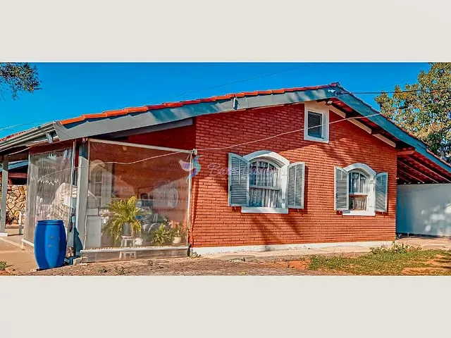 Casa com 629m² 2 quartos e 2 banheiros, à venda, no bairro Jardim Estância Brasil em Atibaia