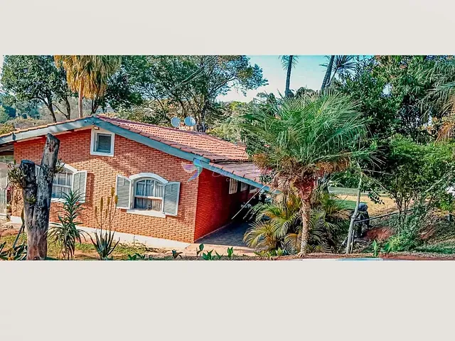 Casa com 629m² 2 quartos e 2 banheiros, à venda, no bairro Jardim Estância Brasil em Atibaia