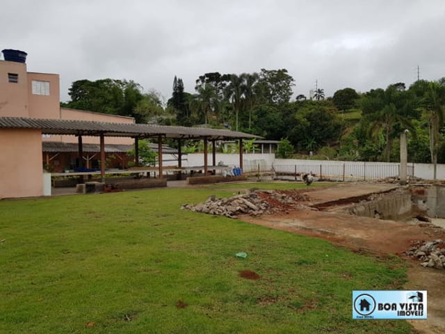 Foto do Chácara - Encante-se: Chácara à Venda com 2 Quartos, 3 Vagas, 2000m² no Recreio Sertãozinho, Suzano - SP, Próxima ao Mercado Souza Azevedo" | Boa Vista Imóveis Suzano