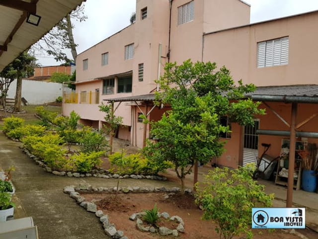 Foto do Chácara - Encante-se: Chácara à Venda com 2 Quartos, 3 Vagas, 2000m² no Recreio Sertãozinho, Suzano - SP, Próxima ao Mercado Souza Azevedo" | Boa Vista Imóveis Suzano
