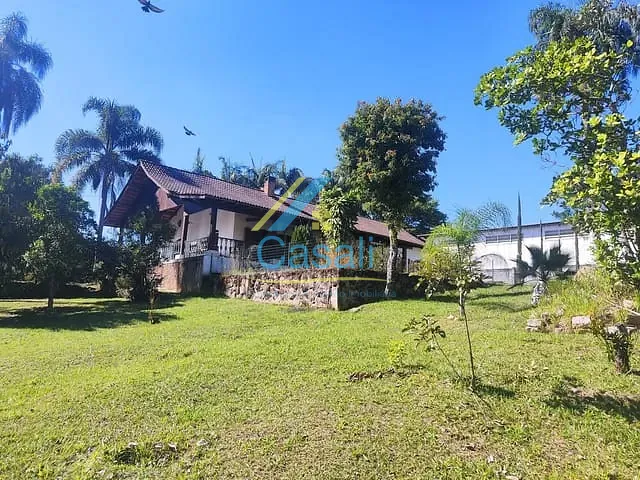 Chácara com 7000m² 5 quartos e 4 banheiros, à venda, no bairro Jardim Suíça Paulista em São Roque
