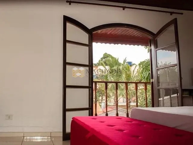 Chácara com 2000m² 4 quartos e 2 banheiros, à venda, no bairro Chácara do Solar II (Fazendinha) em Santana de Parnaíba