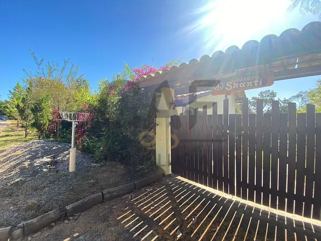 Chácara com 1128m² 2 quartos e 1 banheiro, à venda ou para alugar, no bairro Chácaras Camanducaia em Holambra