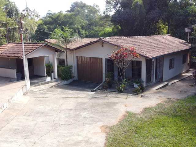 Chácara 5 quartos e 5 banheiros, à venda, no bairro Jardim Buriti Sereno em Aparecida de Goiânia