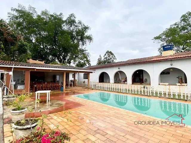 Chácara com 1650m² 6 quartos e 7 banheiros, à venda, no bairro Jardim Colonial em Atibaia