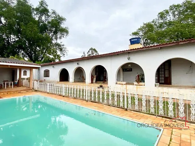 Chácara com 1650m² 6 quartos e 7 banheiros, à venda, no bairro Jardim Colonial em Atibaia