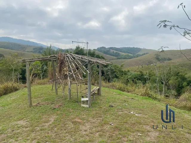 Chácara 1 quarto e 1 banheiro, à venda, no bairro Nossa Senhora do Amparo em Barra Mansa