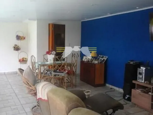 Chácara com 1050m² 6 quartos e 3 banheiros, à venda, no bairro Jardim Califórnia em Barueri