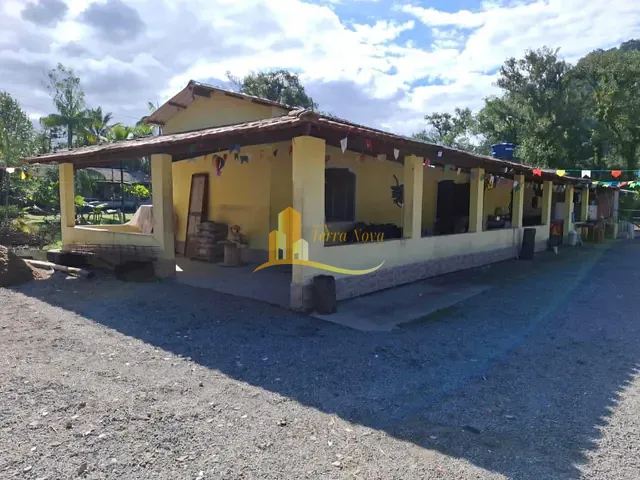 Chácara com 1500m² 1 quarto e 2 banheiros, à venda, no bairro Jardim Columbia em Mongaguá