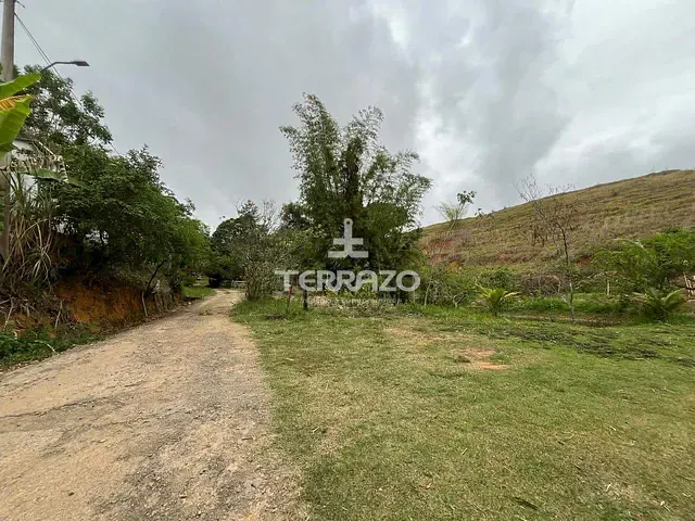 Chácara com 3900m², à venda, no bairro Califórnia da Barra em Barra do Piraí