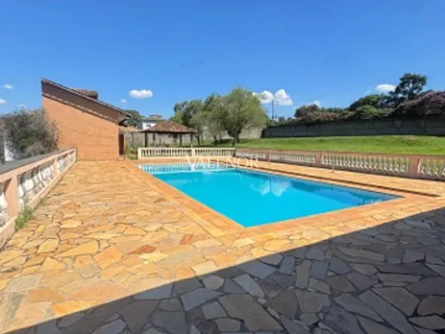 Chácara com 3000m² 3 quartos e 5 banheiros, à venda, no bairro Área Rural de Jarinu em Jarinu