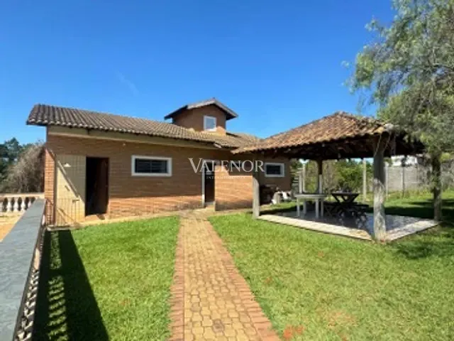 Chácara com 3000m² 3 quartos e 5 banheiros, à venda, no bairro Área Rural de Jarinu em Jarinu