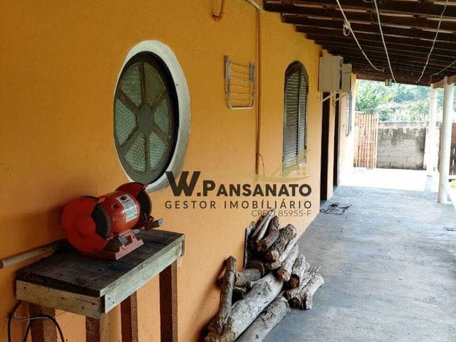 Chácara com 5000m² 4 quartos e 3 banheiros, à venda, no bairro Ana Maria em Sorocaba