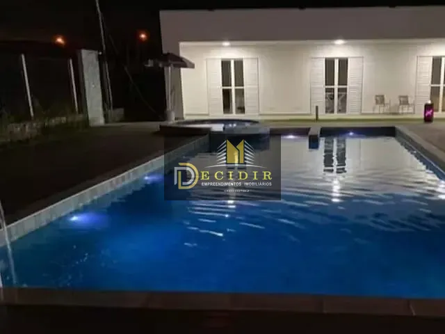 Chácara 4 quartos e 4 banheiros, à venda, no bairro Parque Agrinco em Guararema