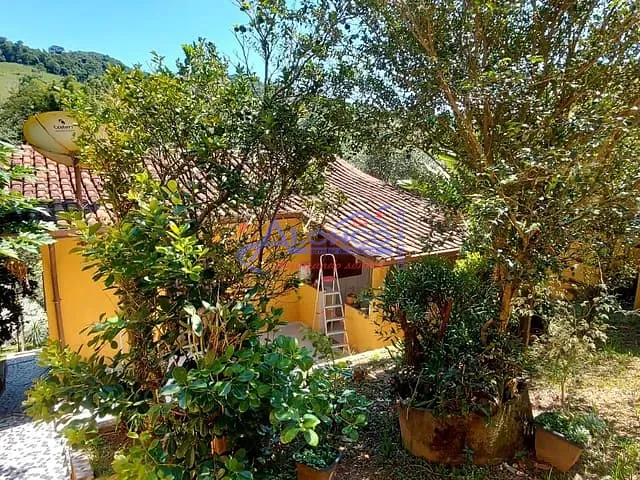 Chácara com 4000m² 3 quartos e 2 banheiros, à venda, no bairro angola em Santa Branca