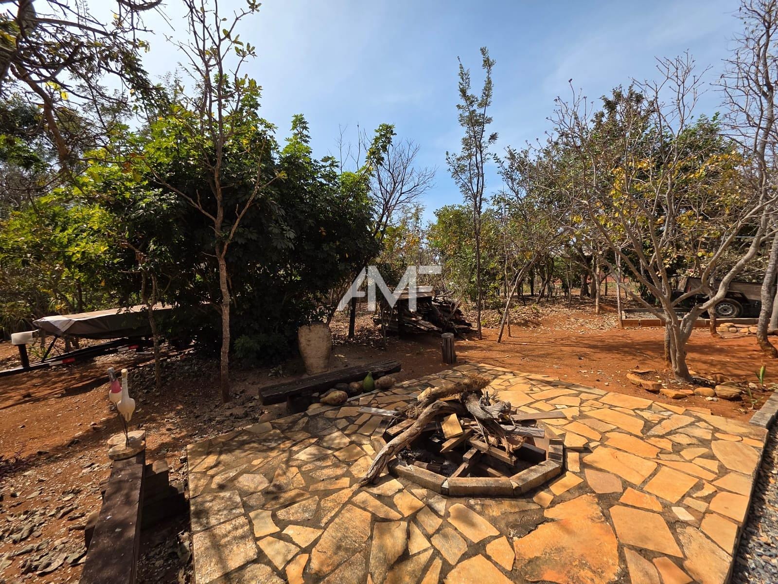Chácara à venda com 3 quartos, 200m² - Foto 8
