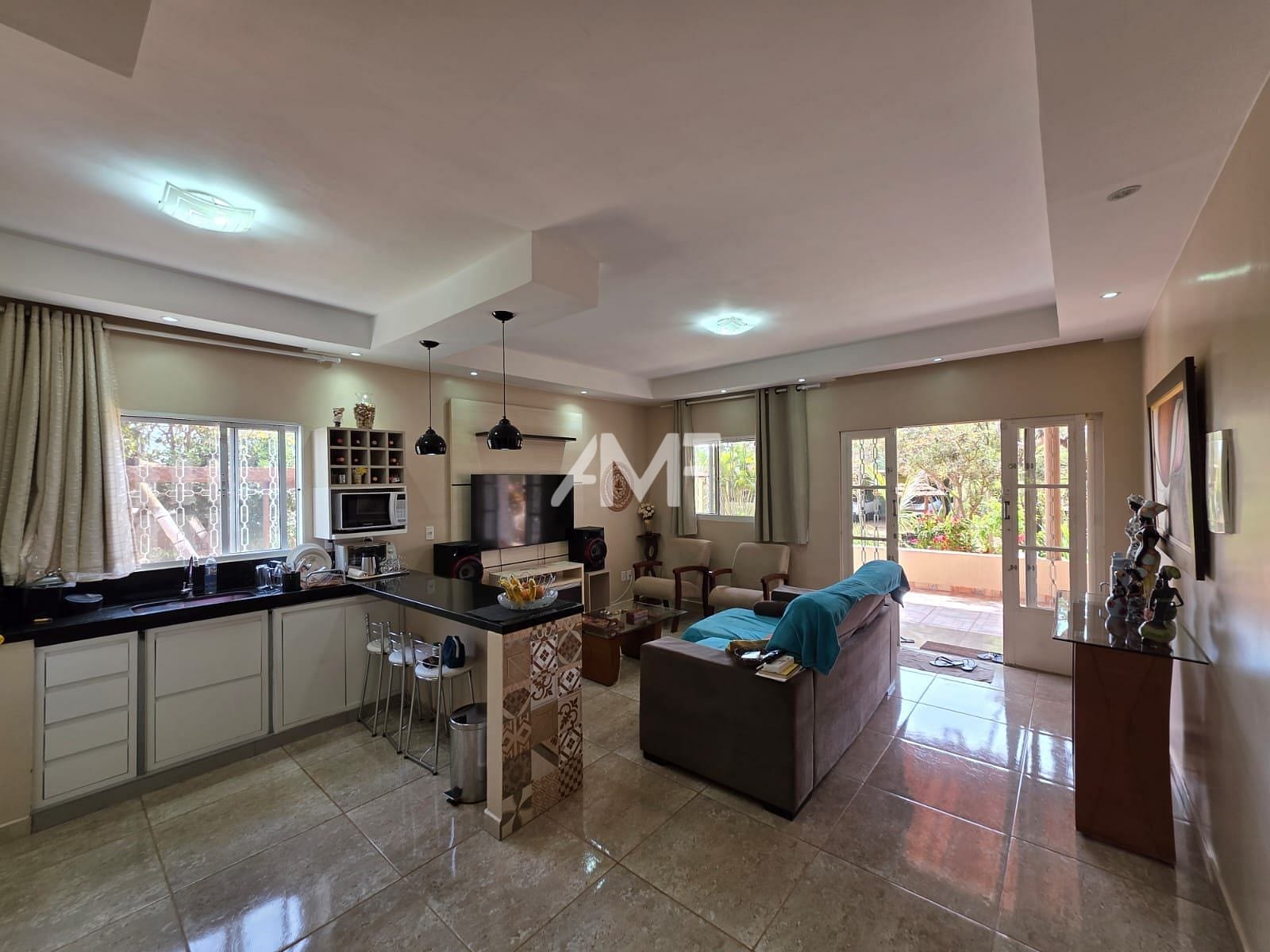 Chácara à venda com 3 quartos, 200m² - Foto 13